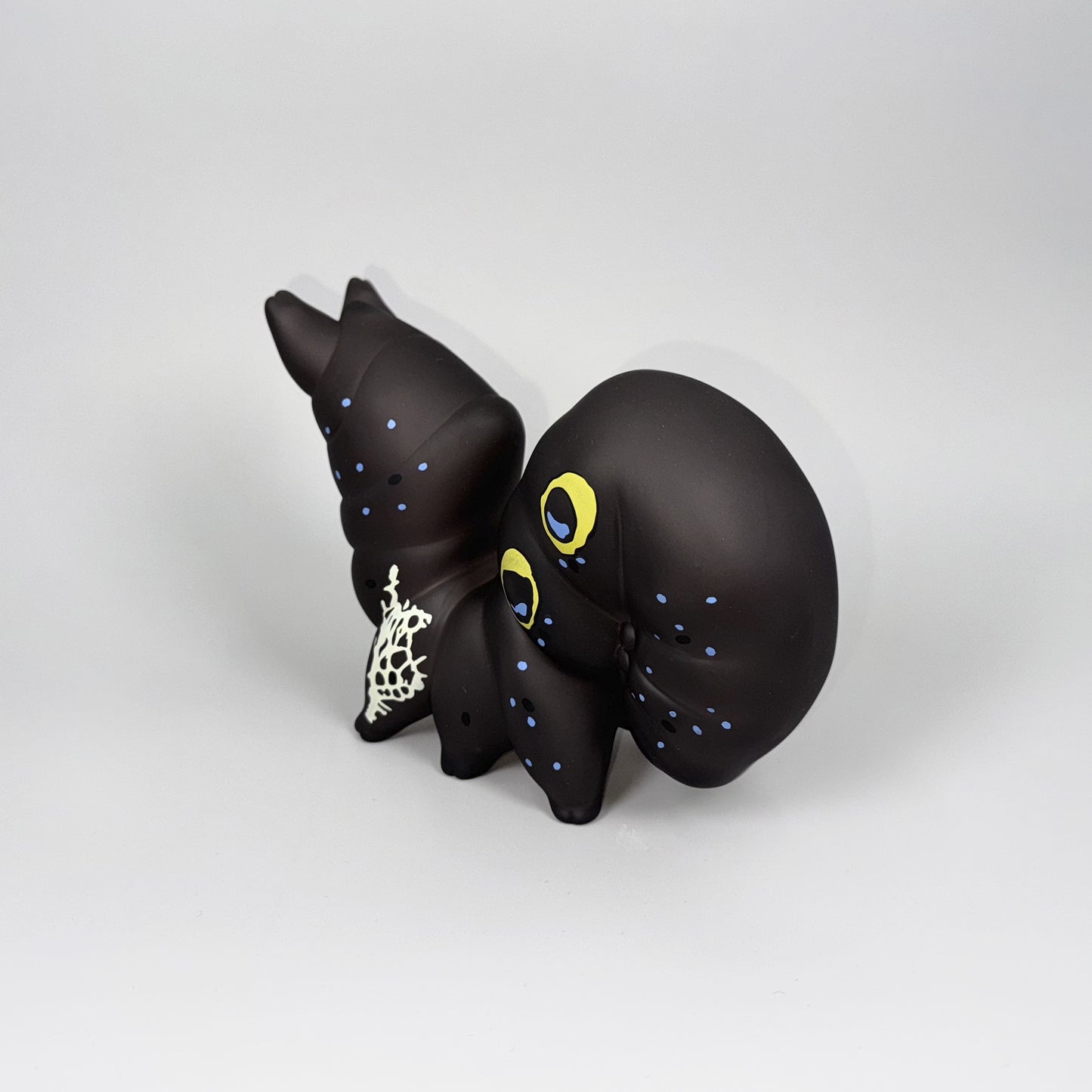 DIGBUG アケビコノハの幼虫