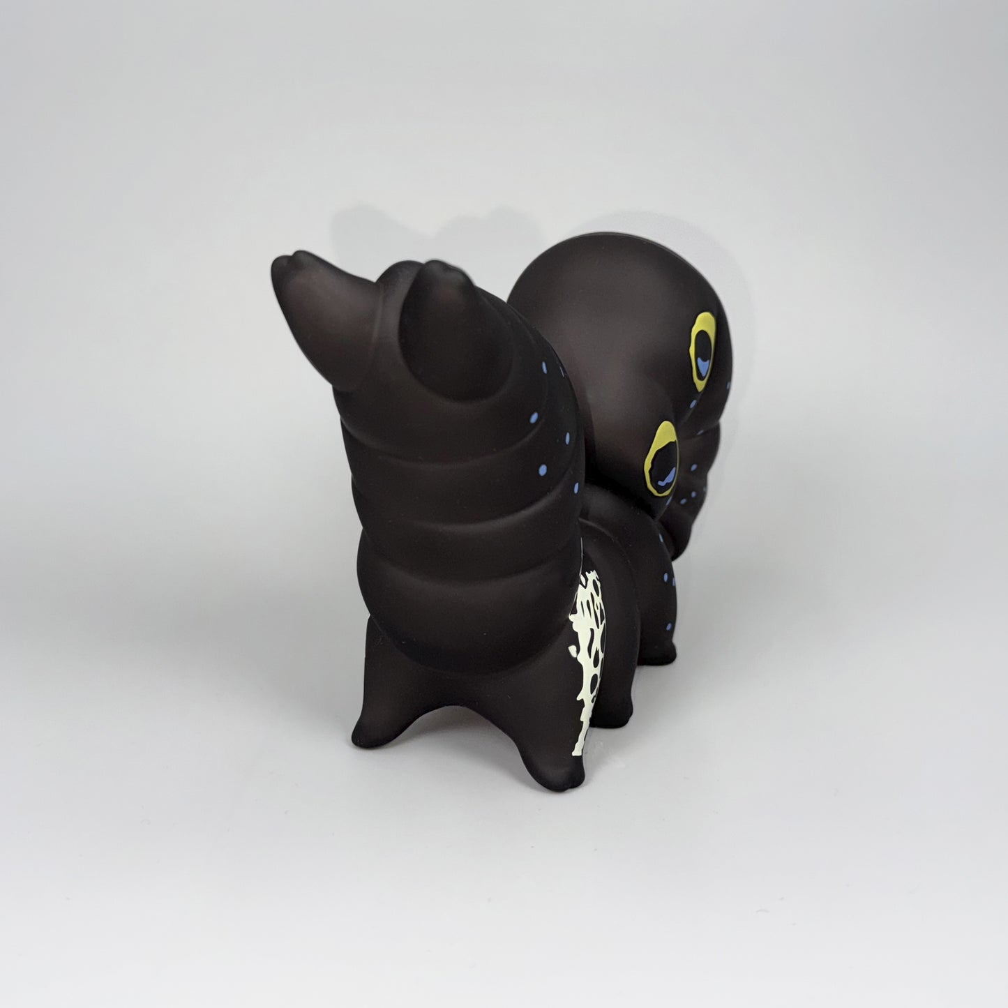 DIGBUG アケビコノハの幼虫