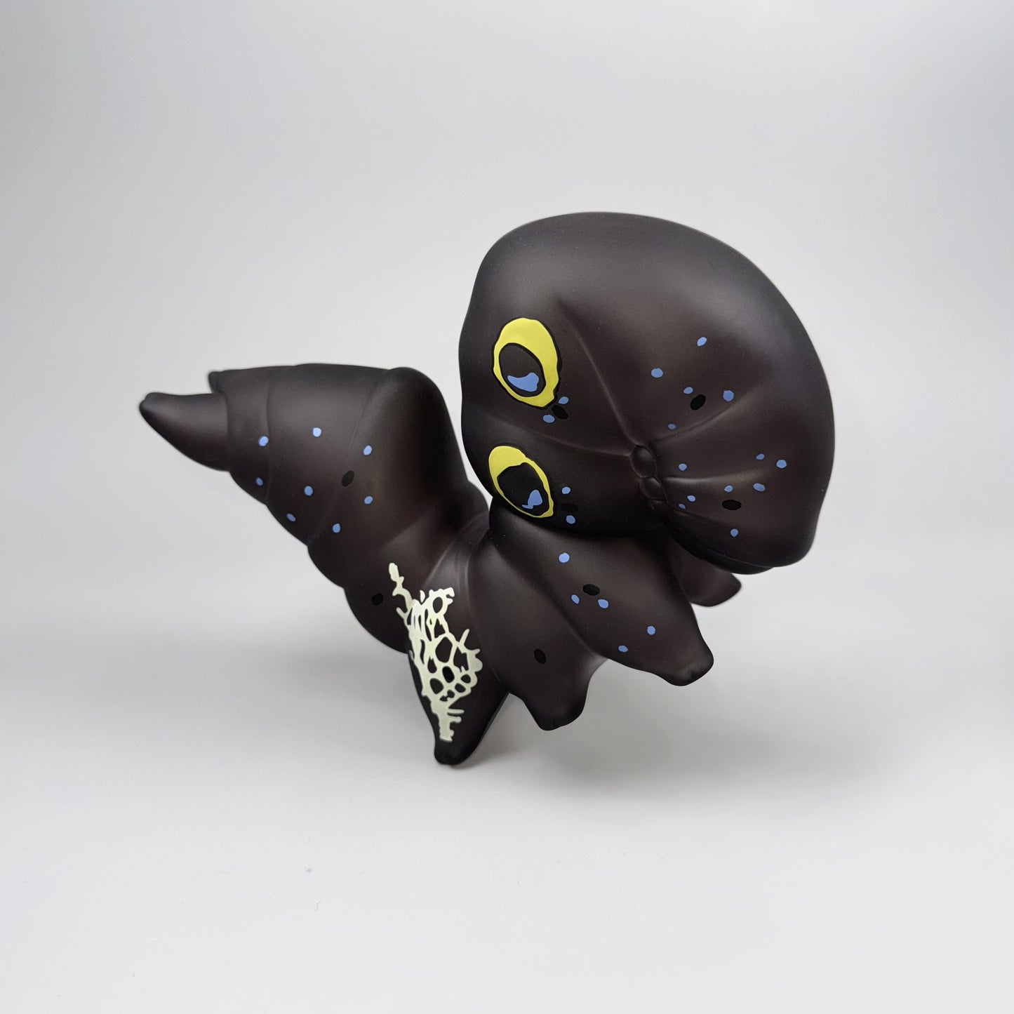 DIGBUG アケビコノハの幼虫
